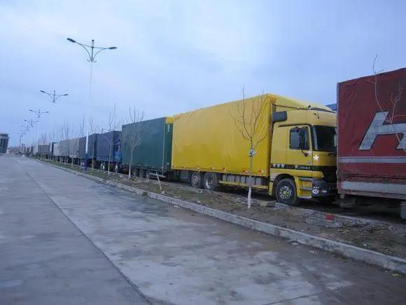乌兹别克斯坦与伊朗、土库曼斯坦就简化国际贸易货运达成一致