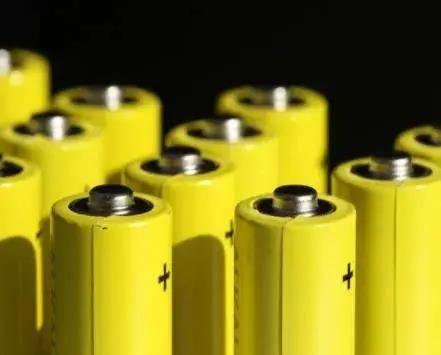 “千亿锂王”大手笔布局固态电池 新一轮动力电池技术竞赛开启