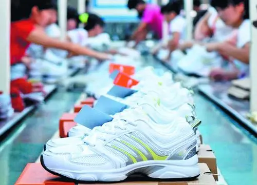 推动国际贸易发展 擦亮“中国鞋都”金字招牌，打造世界级产业集群